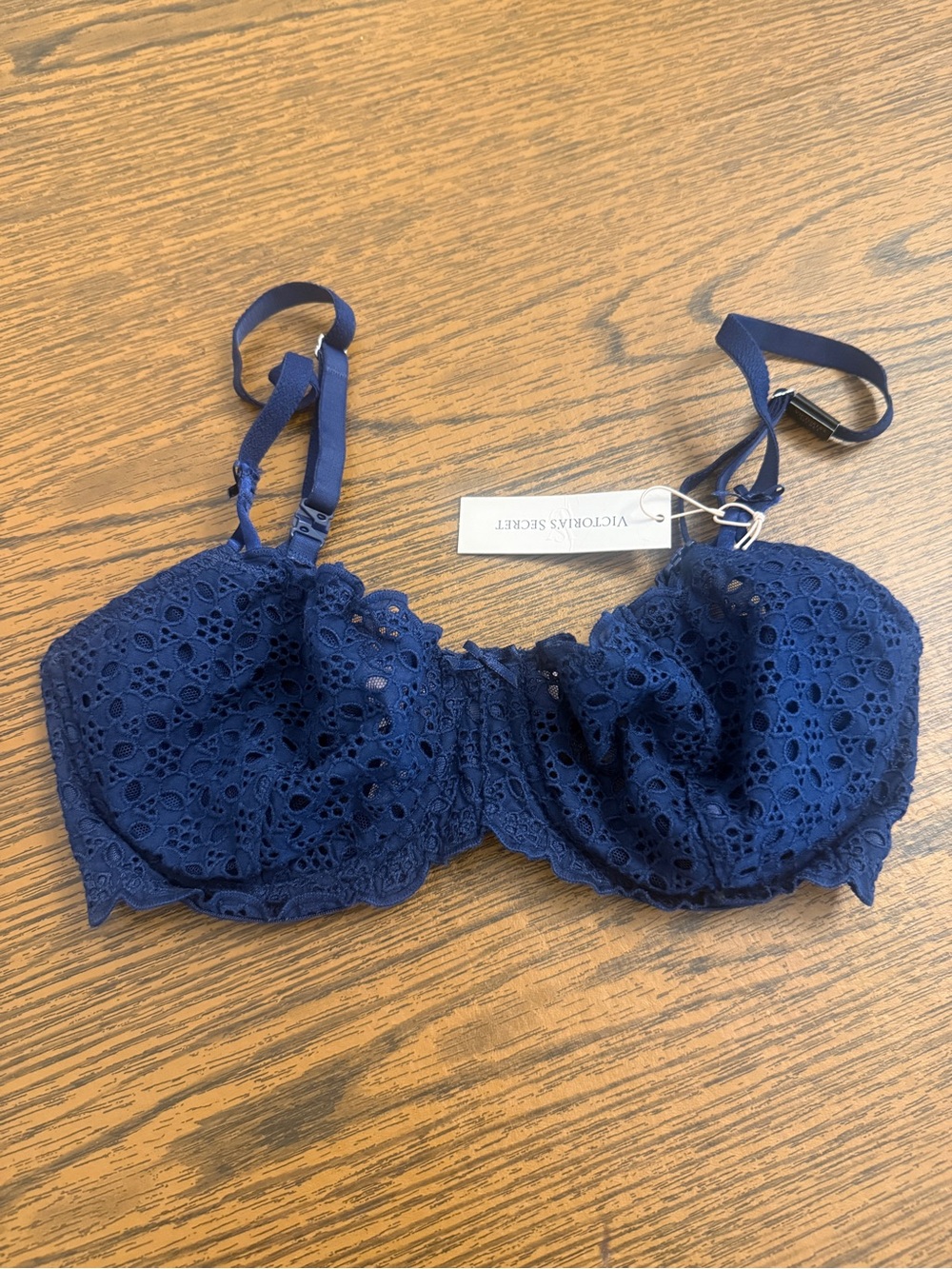 NWT Victoria's Secret Navy Eyelet Lace Bra